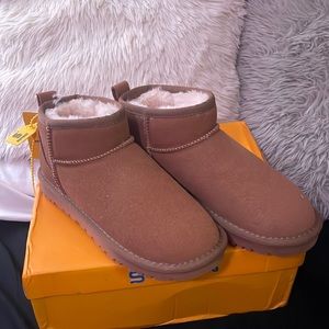 Brand new tan low boots